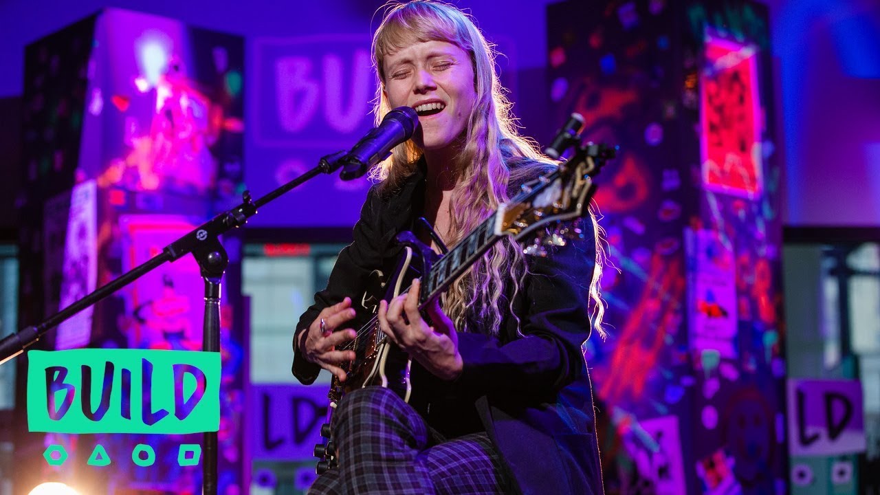 Alice Phoebe Lou Performs Live For BUILDSeriesNYC