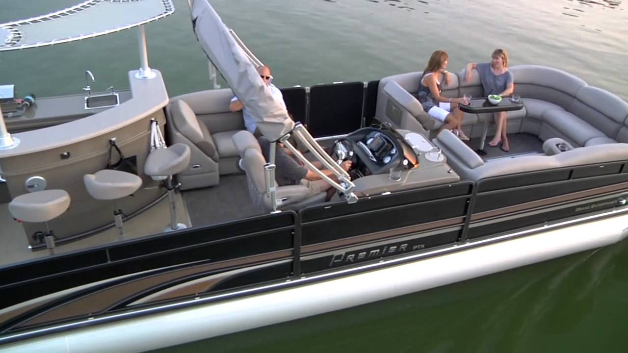 2012 Boat Buyers Guide - Premier 290 Grand Entertainer