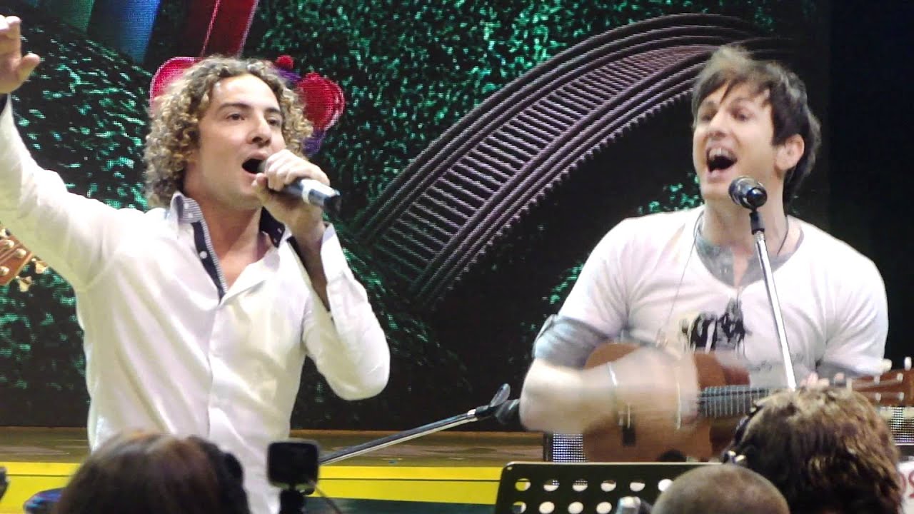 Que cante los niños. Axel, David Bisbal y Luis Fonsi.... UN SOL 2011