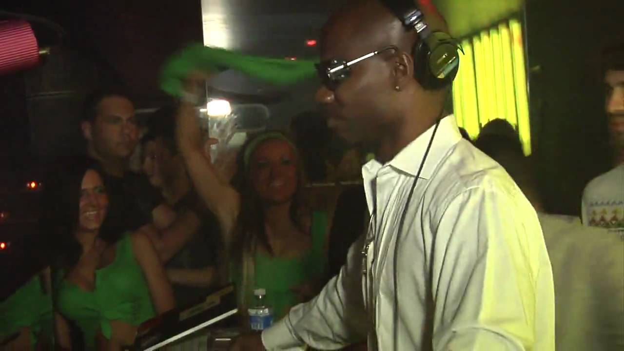 GREEN VELVET