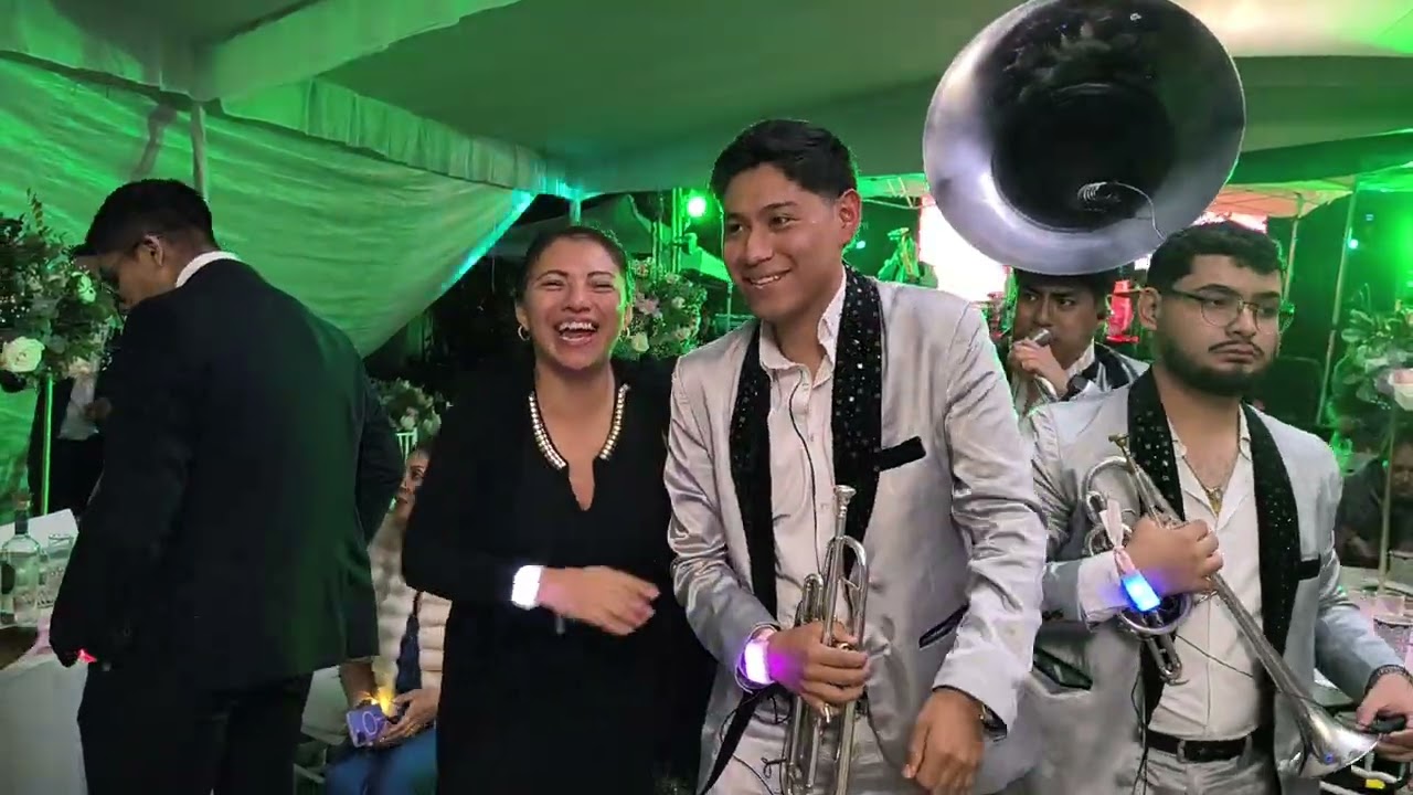Homenaje al coyote banda la fregóna en vivo