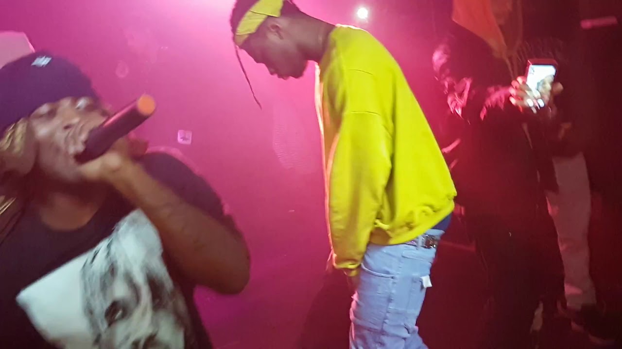 Uno The Activist- Free Smoke live +FaceTime with Thouxanbandfauni (Toronto 07/12/17)