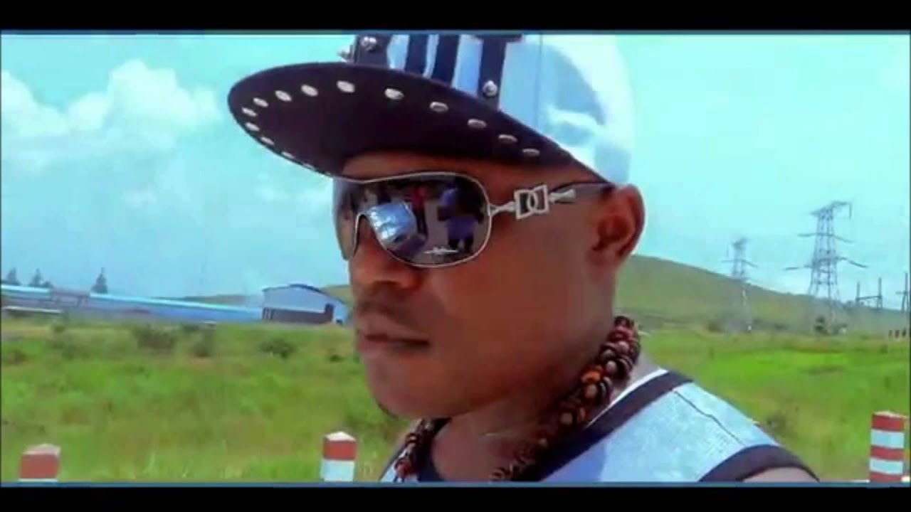 Dj Tokala chante pour les militaires