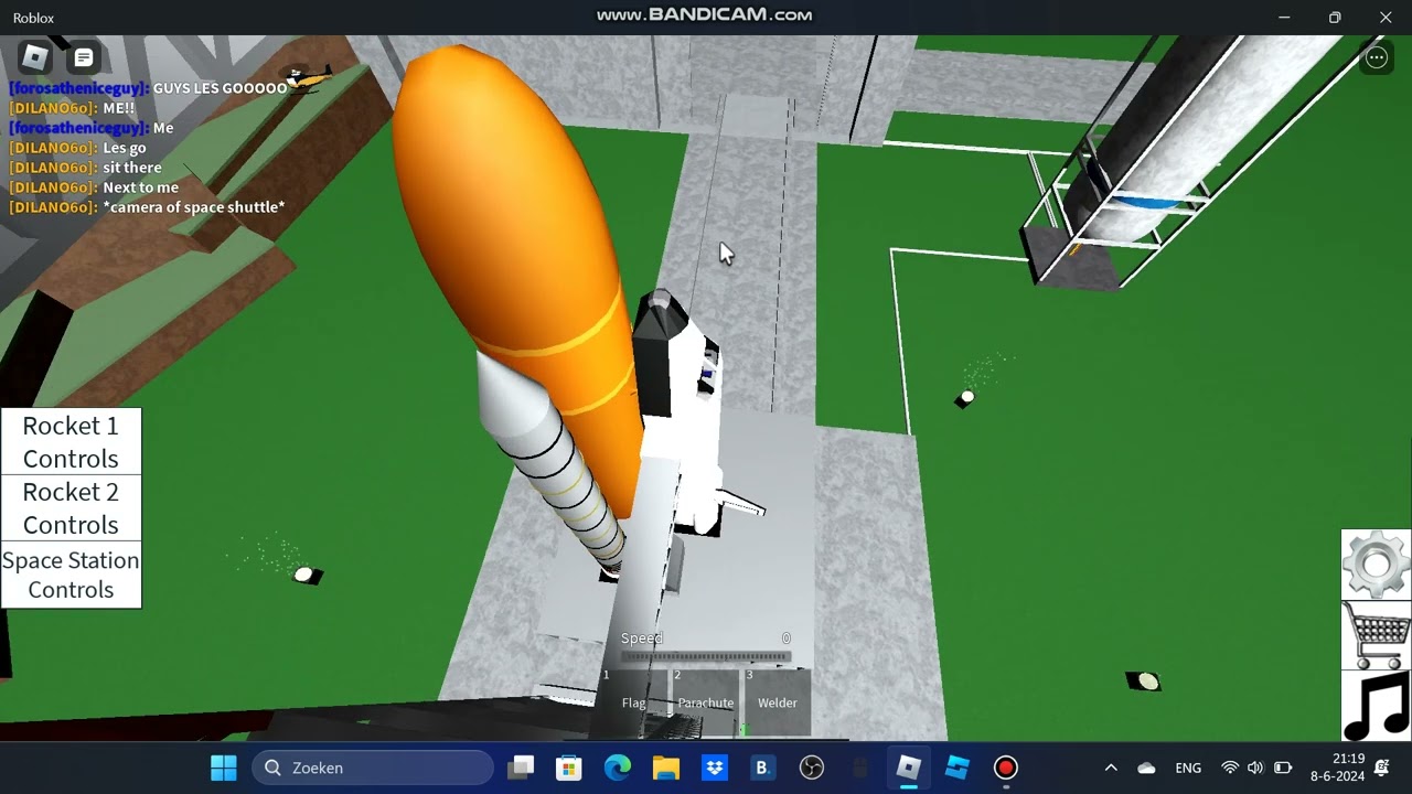 Going with the space shuttle to the Xeno Space Station in Rocket Testers