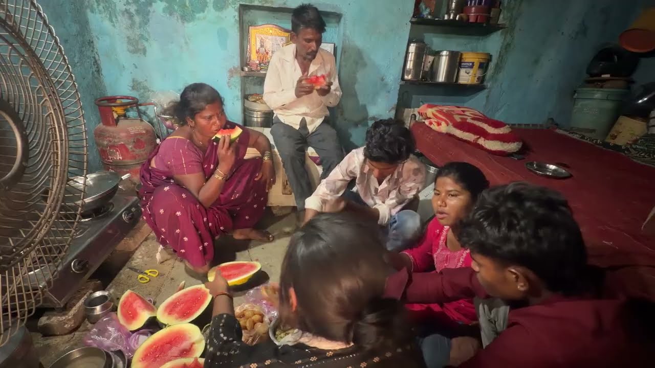 100 रुपयाचं एक टरबूज सुद्धा चांगले निघाले नाही सुनबाई म्हणते आई कसलं आणलं टरबूज तुम्ही😡