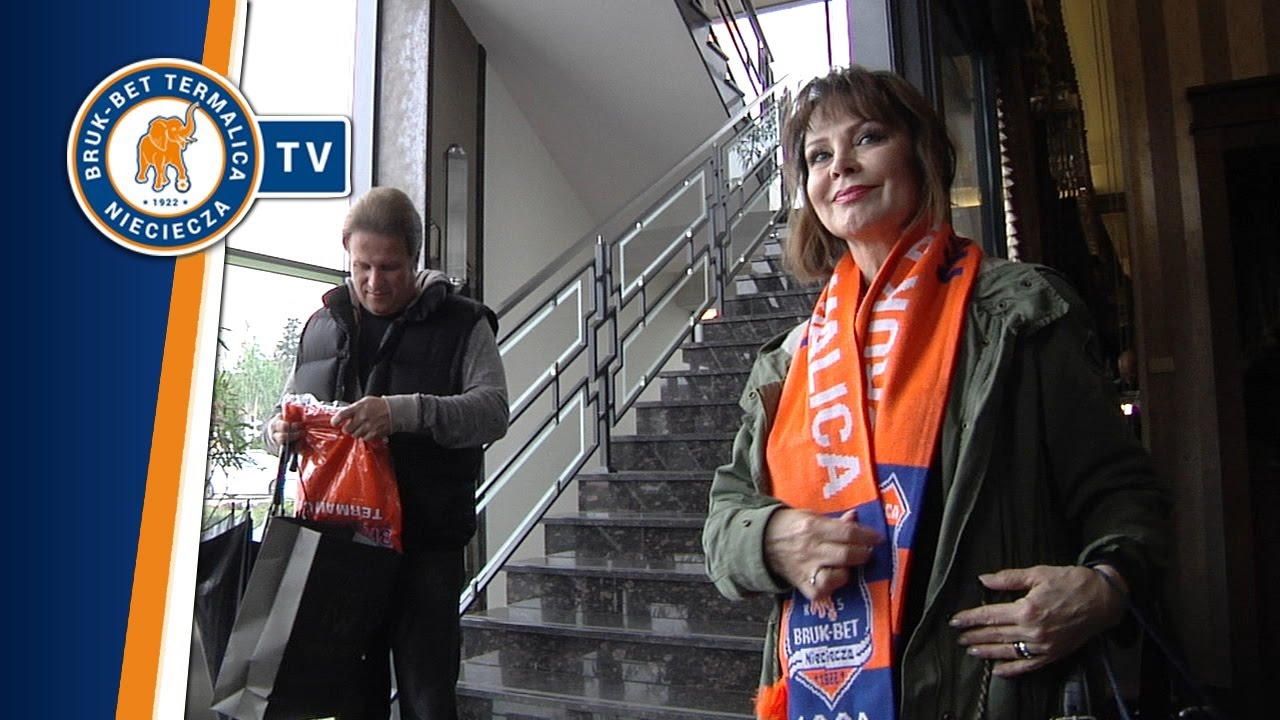 Izabela Trojanowska na stadionie w Niecieczy
