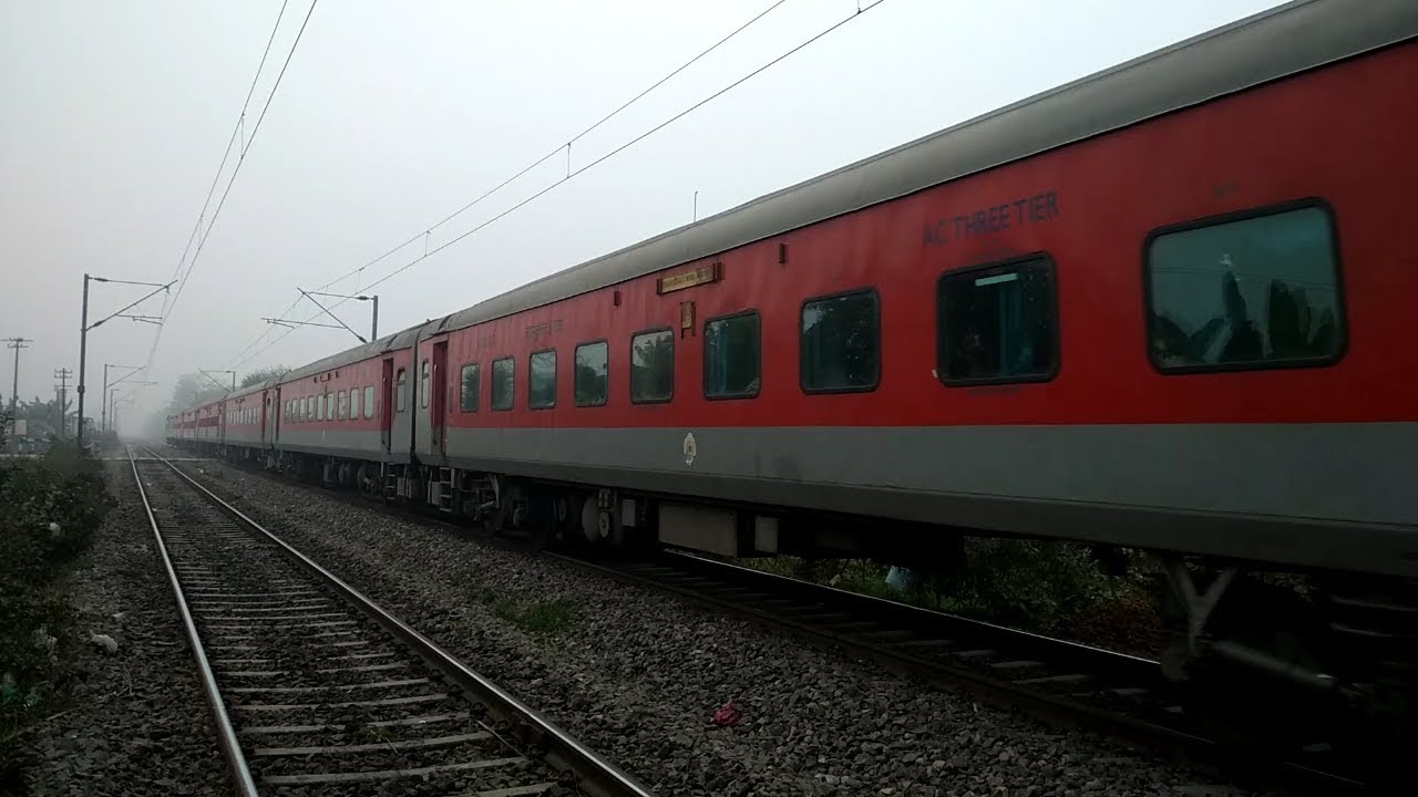 11061 Pawan Express Rushing Towards Samastipur.