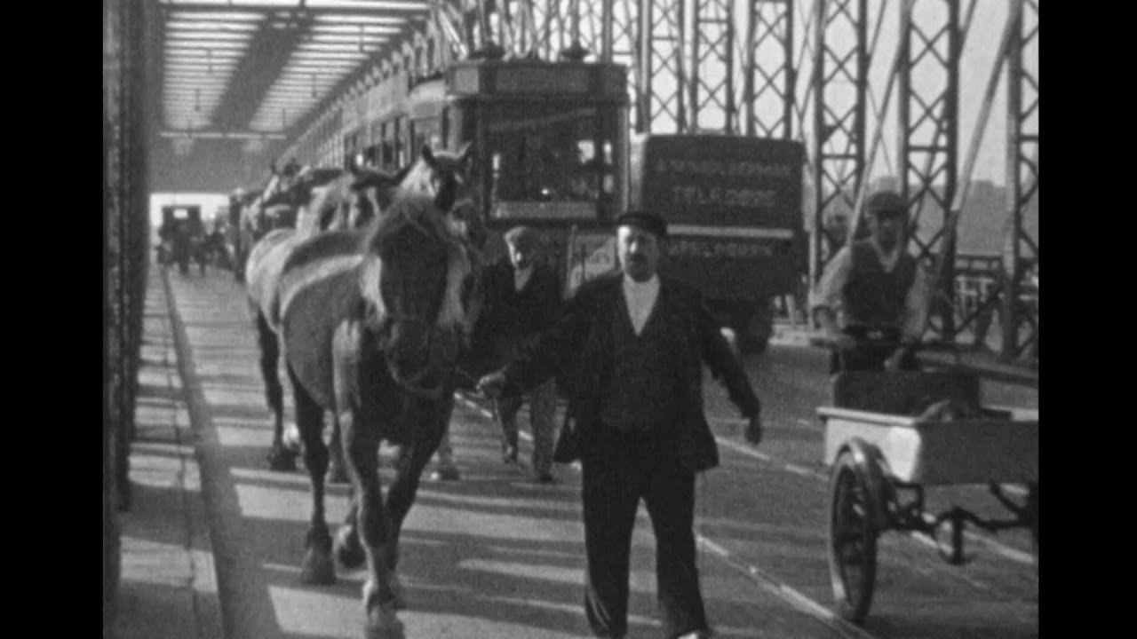 Rotterdam Centrum, traffic 80 years ago (8mm film).