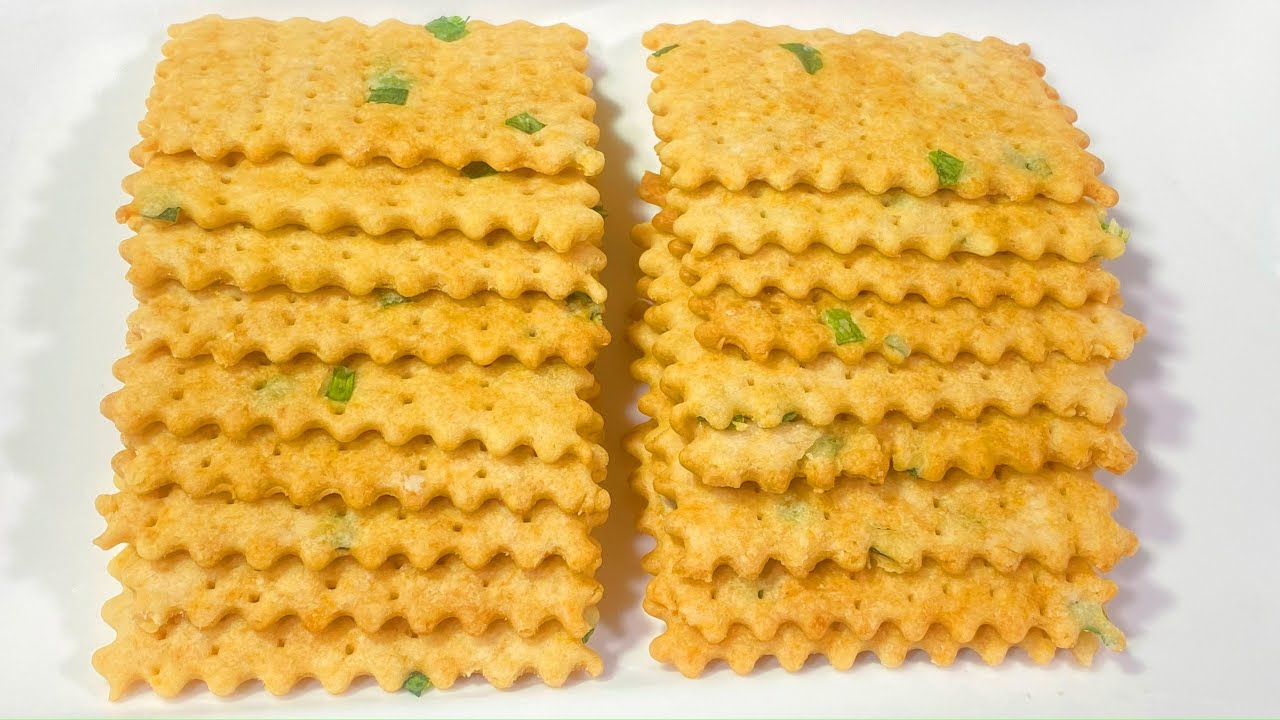 苏打饼干不用买，余姐教你在家做，简单易学，做好后比买的好吃Ms Yu shares the recipe for two types of salted and sweet crackers