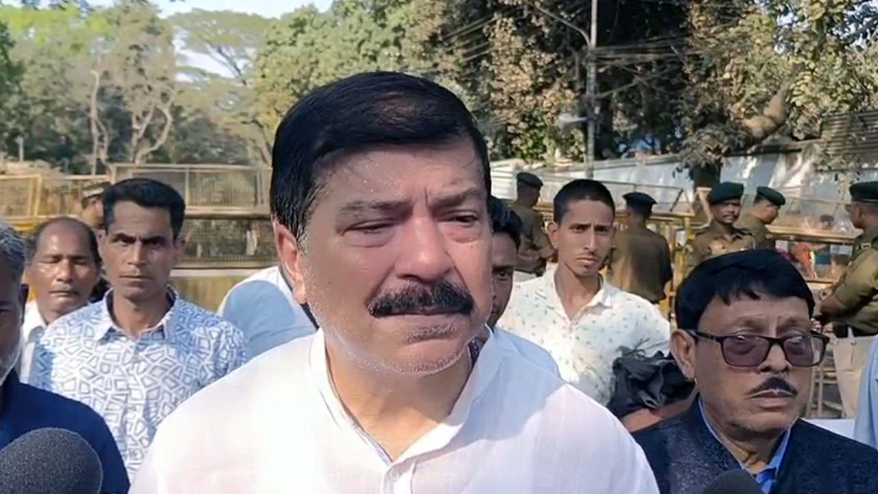 Bangaldesh ni Chongbari tei Hasteni Roman Script ni Issue no Twiwi Koksakha MLA Sudip Roy Barman