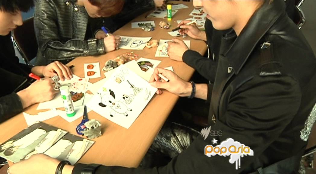 Happy Halloween from EXO - SBS PopAsia