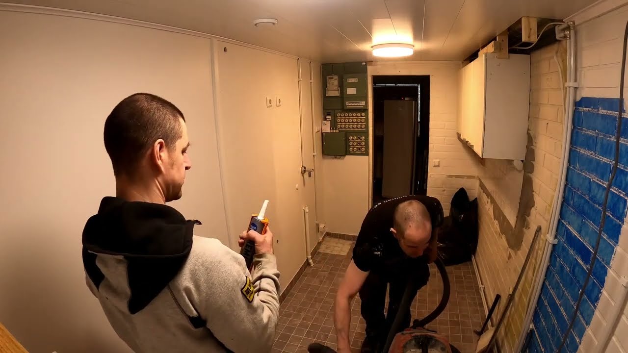 Kodinhoitohuoneen lattian korjaus