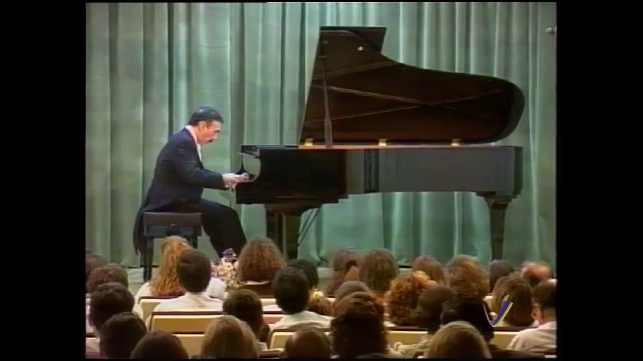 Wanderer Fantasie (Fantasía del caminante), Schubert. Rafael Orozco, piano.
