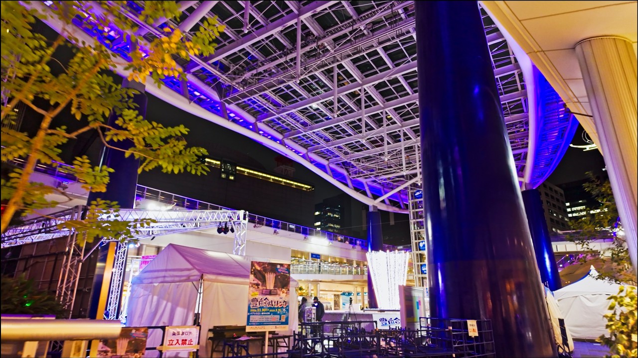 【名古屋・栄の夜】幻想とレトロが交差する大人の街を歩く｜MIRAI TOWERと光の風景