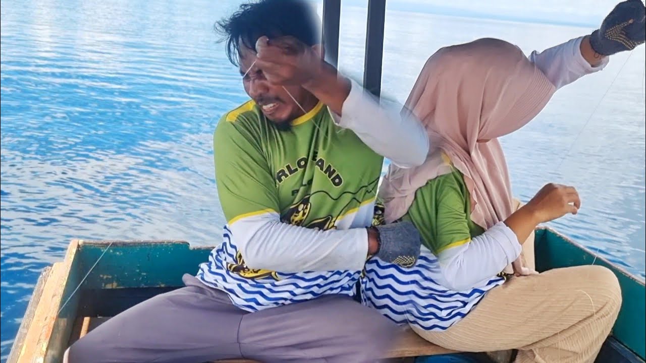 EMMAK- EMMAK LAMA BARU IKUT MANCING TANGANNYA SAMPAI MELEPUH NARIK IKAN