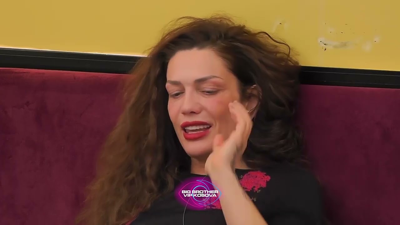 Drenusha rr&euml;fen me lot n&euml; sy sfidat pas ndarjes nga Atilla