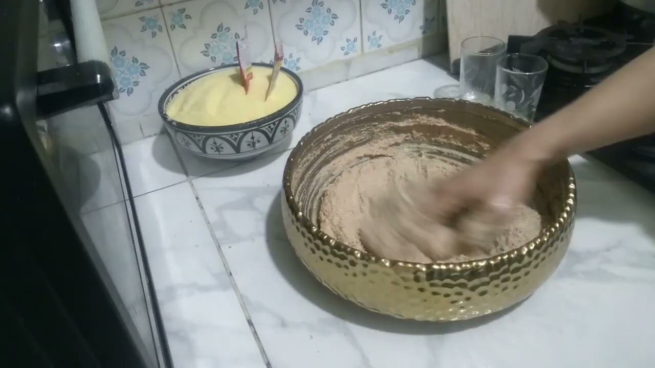 غريبة بكوكو والزنجلان بدون بيض او كمية كثيرة 