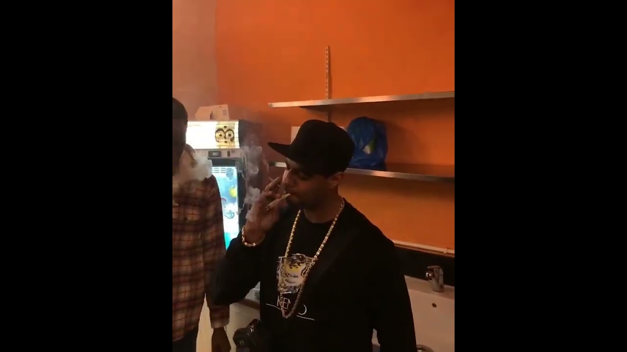 smoking flavours with Young Dolph #RIP