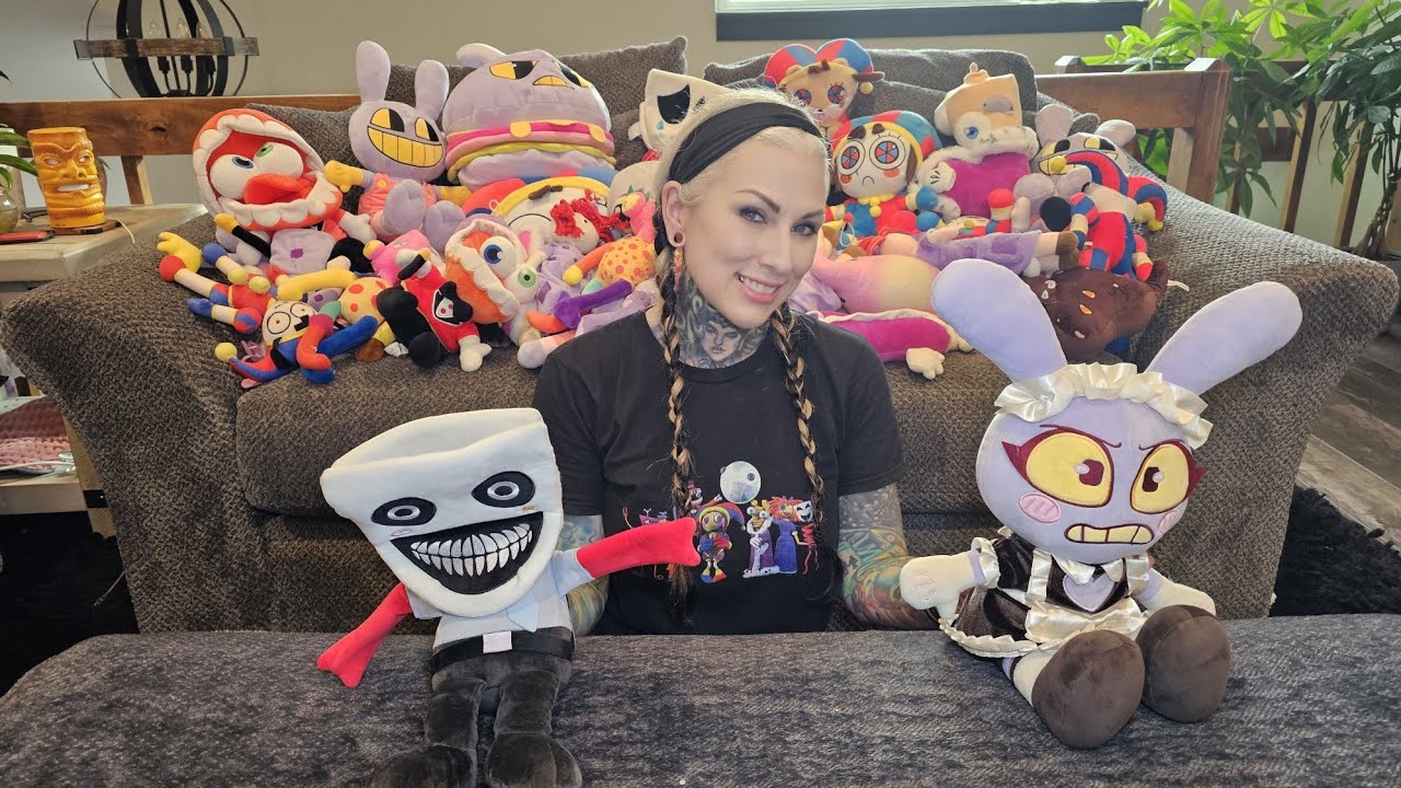 Unboxing New Official The Amazing Digital Circus Plushies!