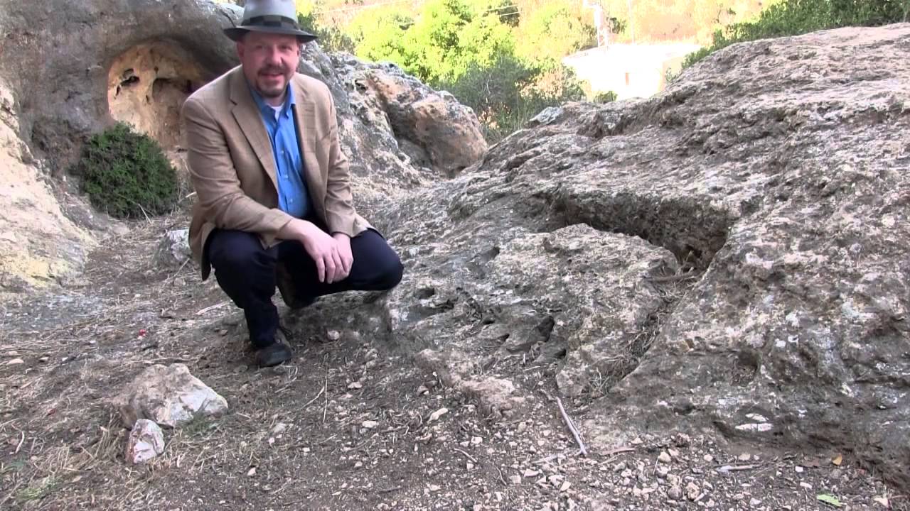 Neandertals and modern humans in the Levant