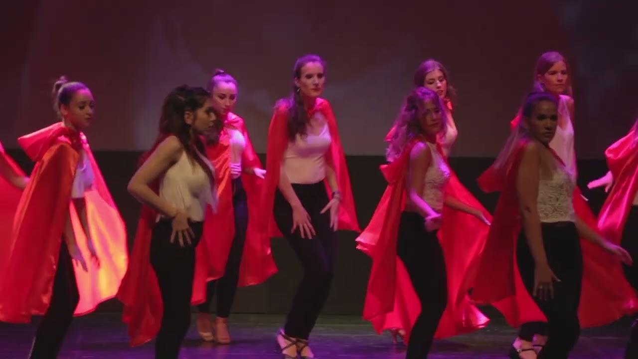 0115 Caperucita roja y el lobo