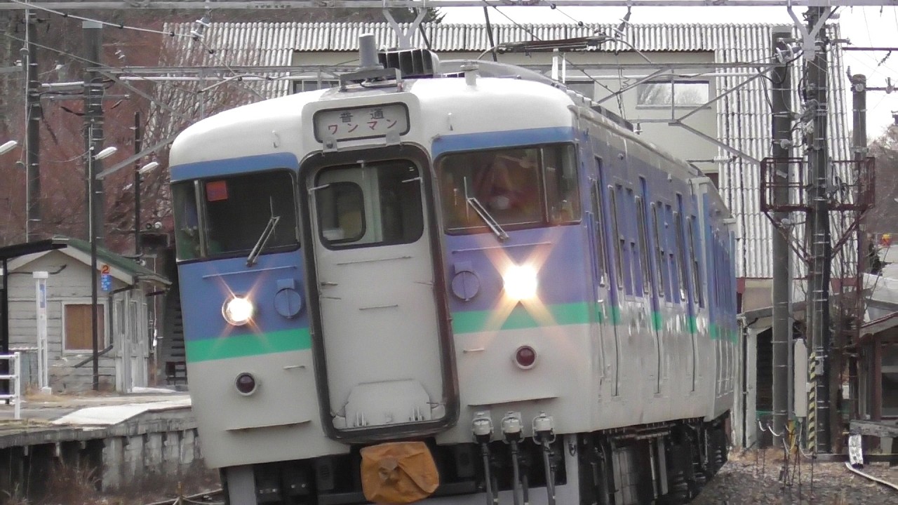 2026年2月20日　警笛吹鳴！　しなの鉄道 115系 電車 S11編成 (新)長野色　信濃追分駅