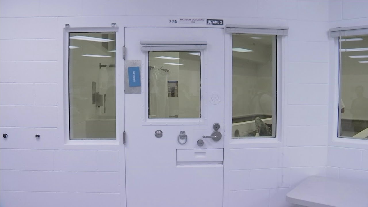 In rare tour, ICE defends operation facility in Tacoma: 'This is a very safe and very humane