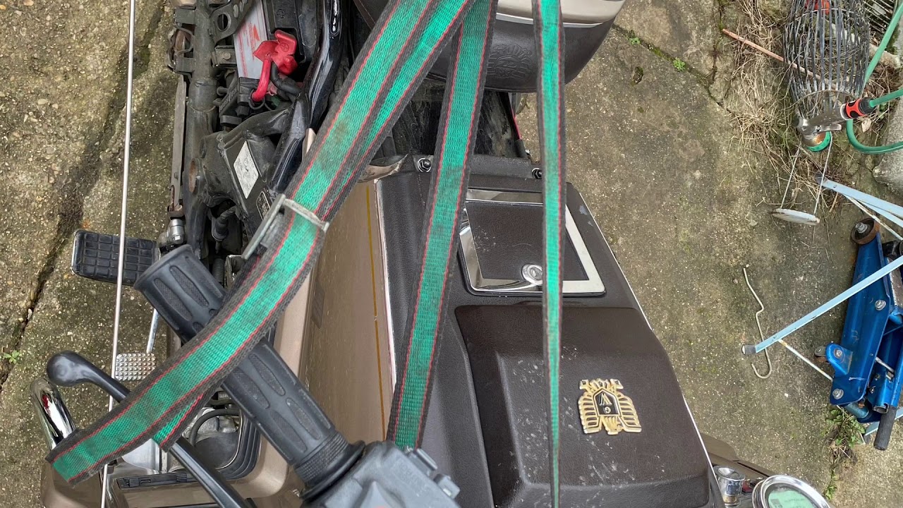 Dépose roue arrière Honda Goldwing 1500 GL SE