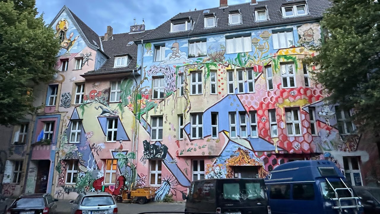 Largest Graffiti wall in the World Kiefernstraße Düsseldorf
