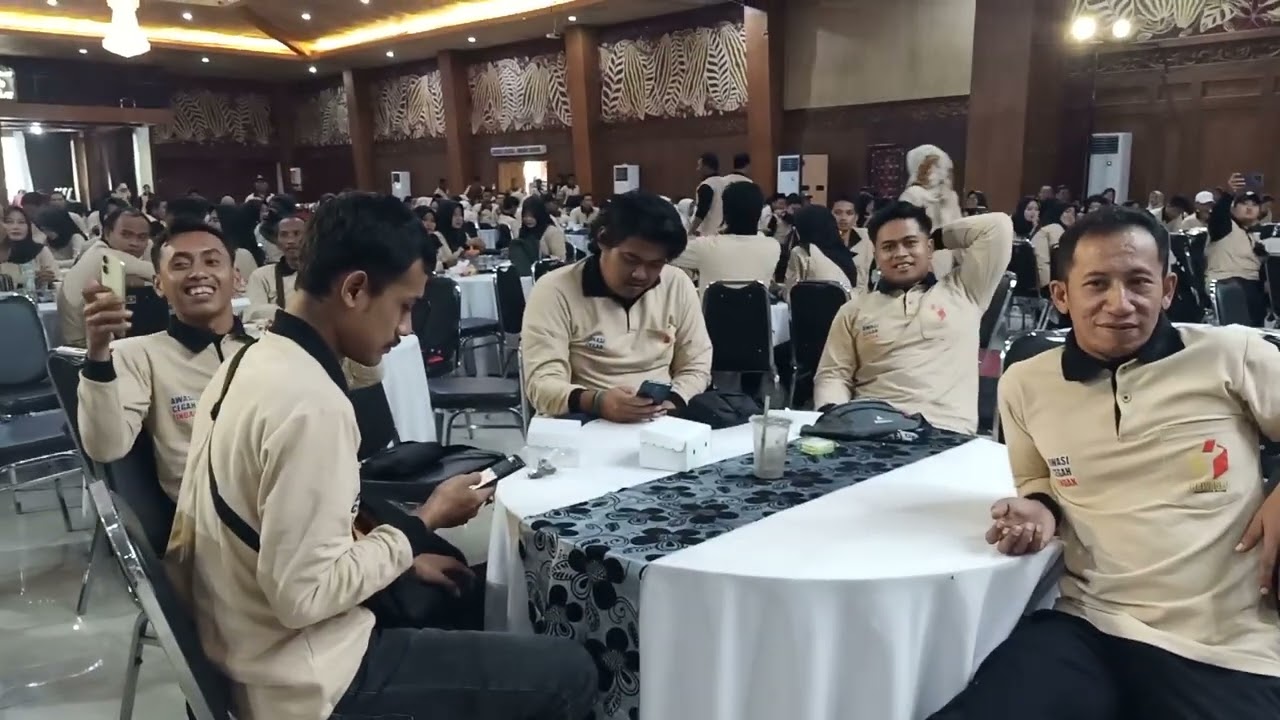 Pak Ali Menyanyi
