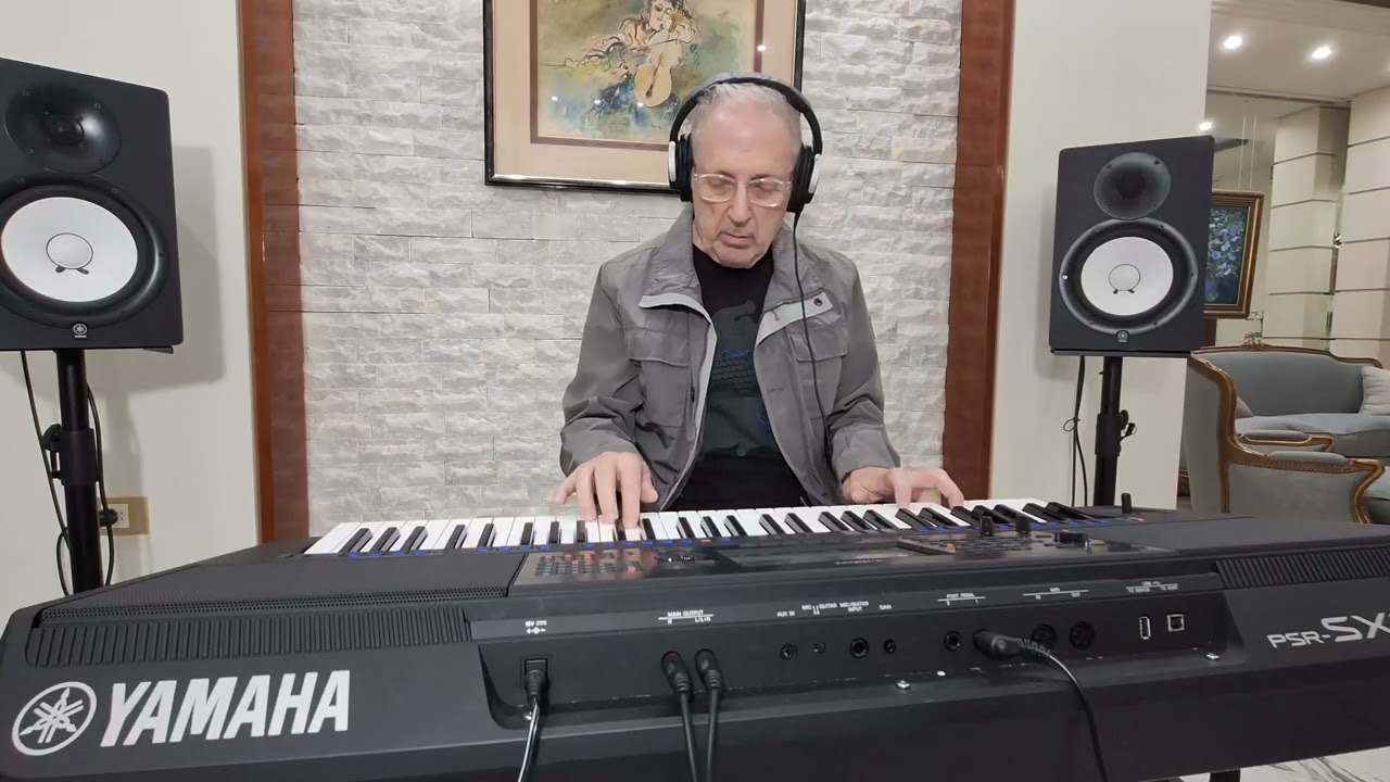 Smile - by Charlie Chaplin - cover on Yamaha psr SX700  @nabilmattar2322 