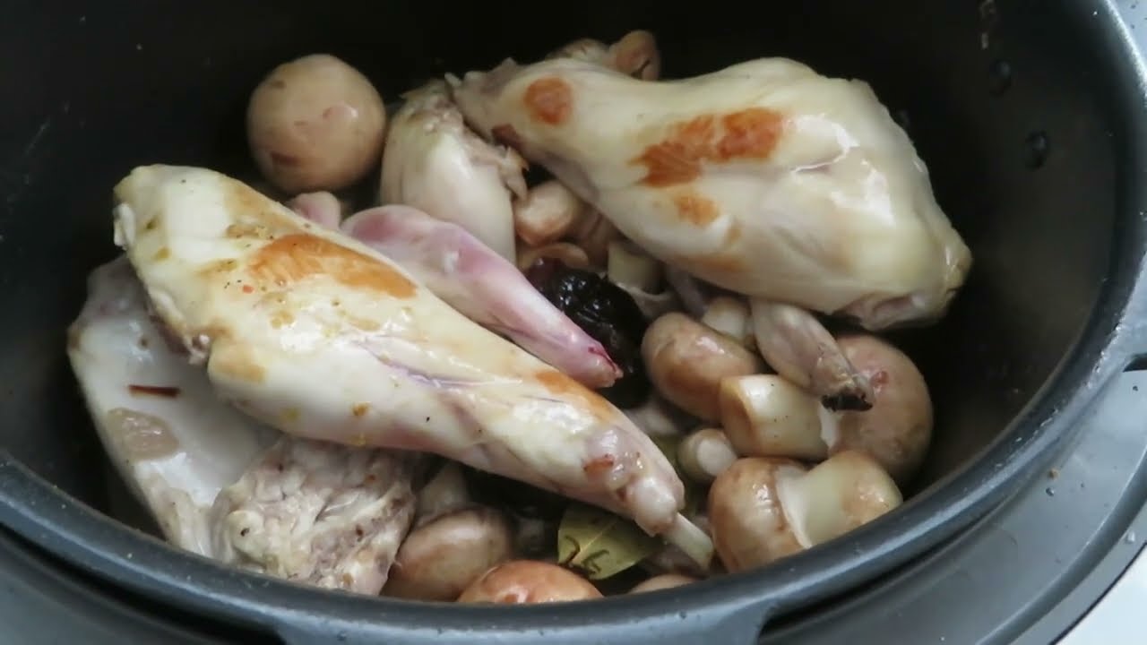 LAPIN AUX PRUNEAUX ET CHAMPIGNONS 😋