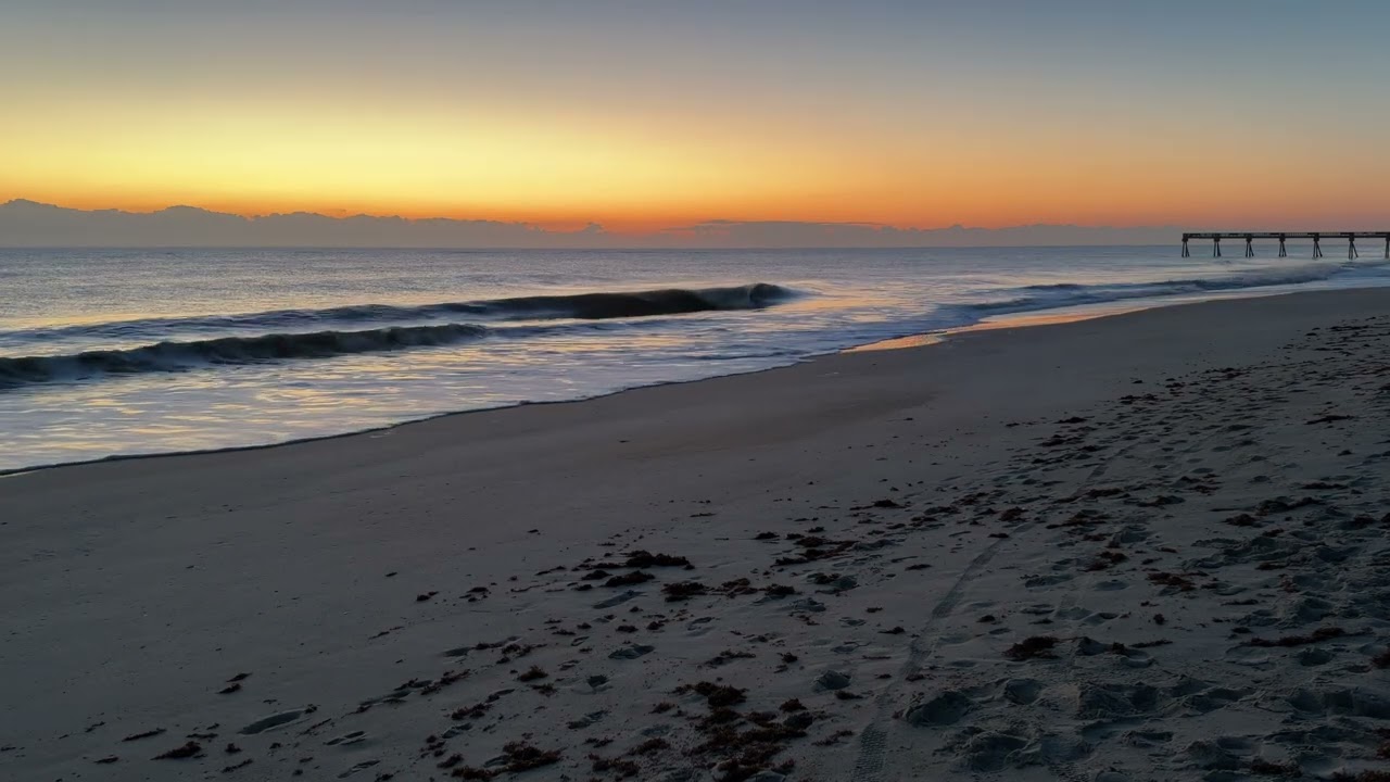 Love at Sunrise 🌅 Romantic Valentine’s Day Beach Morning | Relaxing Ocean Waves