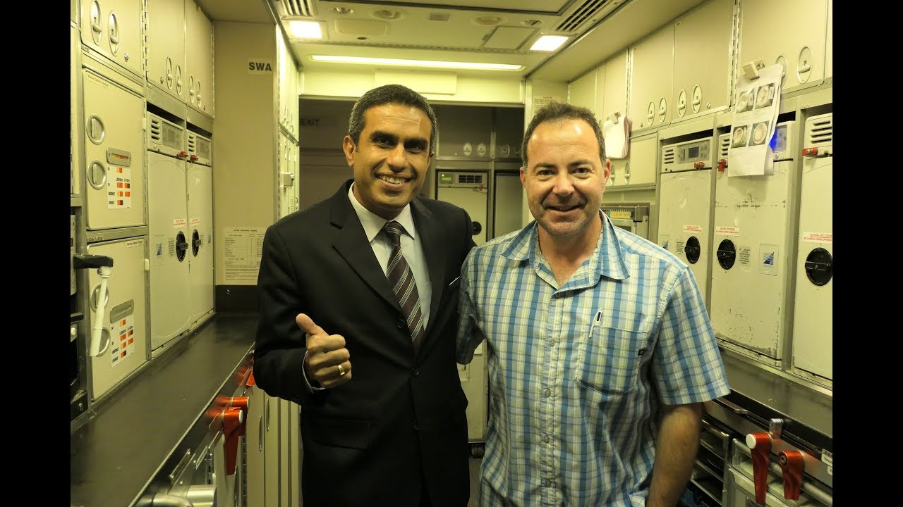 Singapore Airlines Business Class 777 300ER SYD   SIN  SQ212