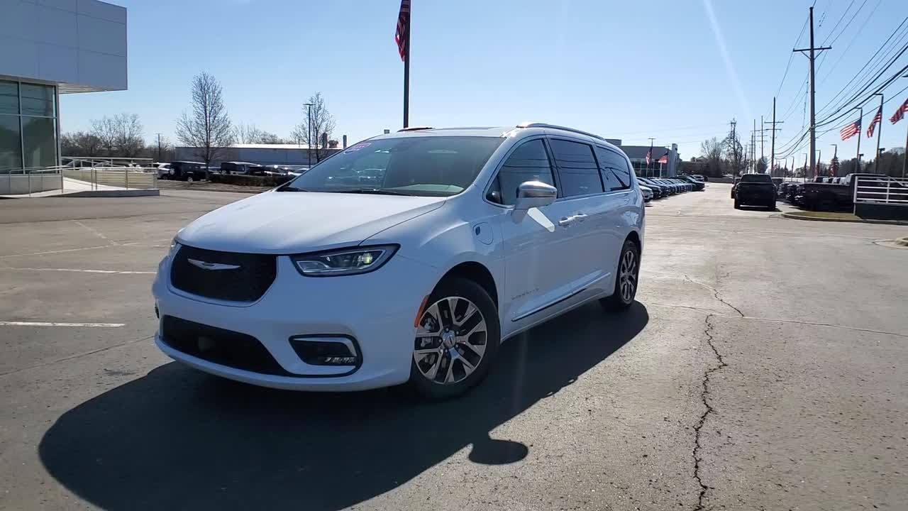2022 Chrysler Pacifica_Hybrid Pinnacle Rochester Hills, Troy, Pontiac, Sterling Heights, Auburn...