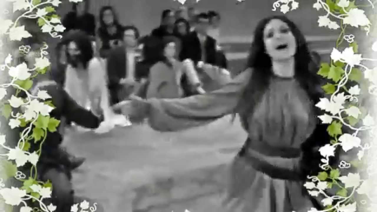 Gigliola Cinquetti in ''Can can''. Dall'Album Portoballo.
