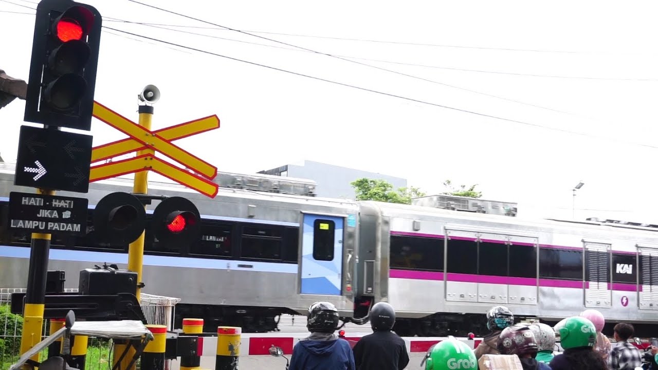 Kereta Api Indonesia || Railway Crossings || Kompilasi Perlintasan Kereta Api Indonesia