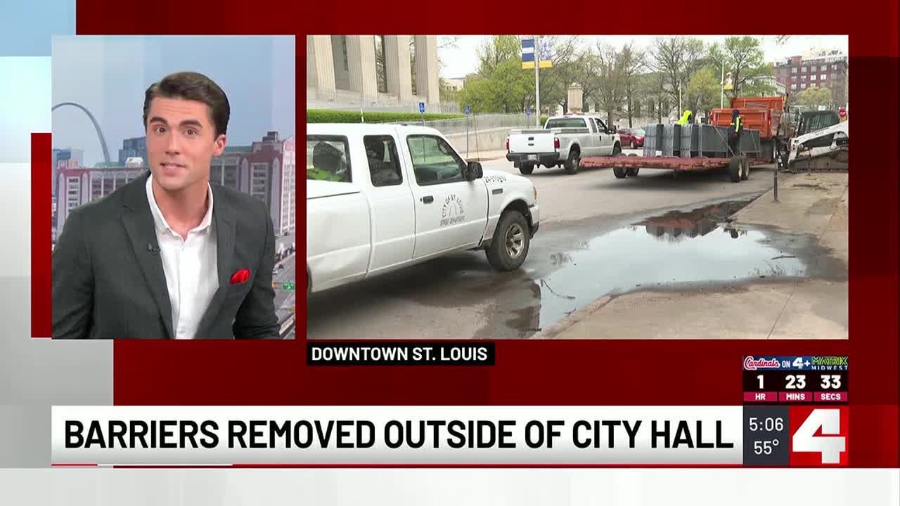 Barricades removed from outside City Hall