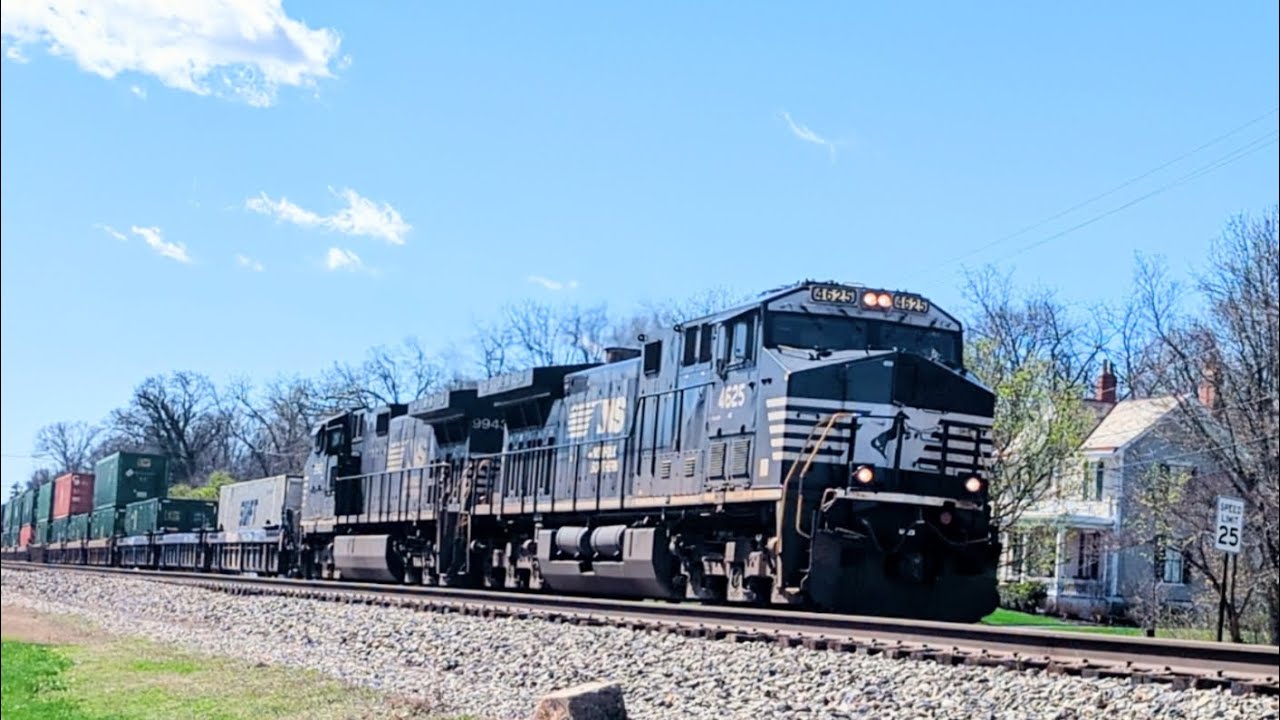 Northbound NS mixed manifest on track one, held up for 17 minutes by the Springdale switcher 