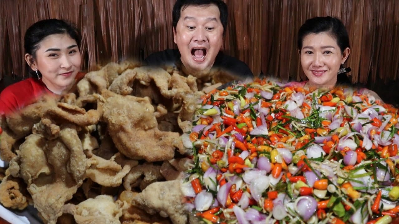 KULIT AYAM CRISPY AMA SAMBAL MATAH,,UEENNAAKK TENAN REK !!!