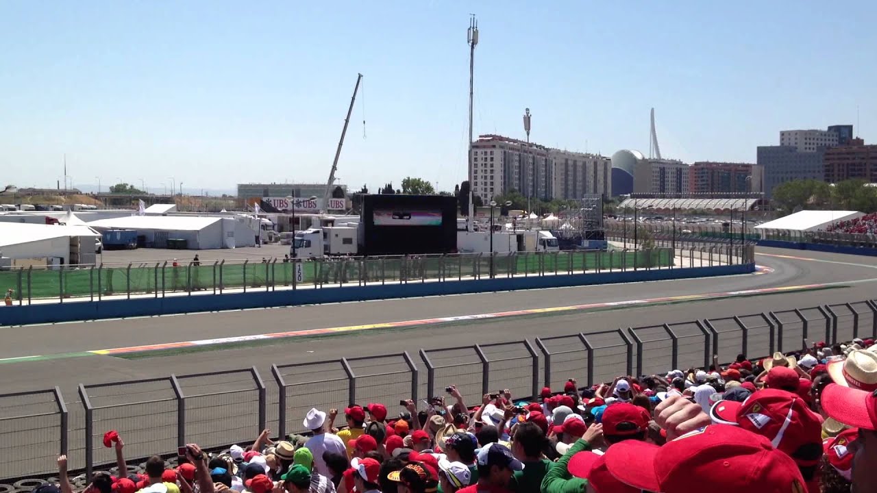 Alonso en la vueta final de Valencia 2012