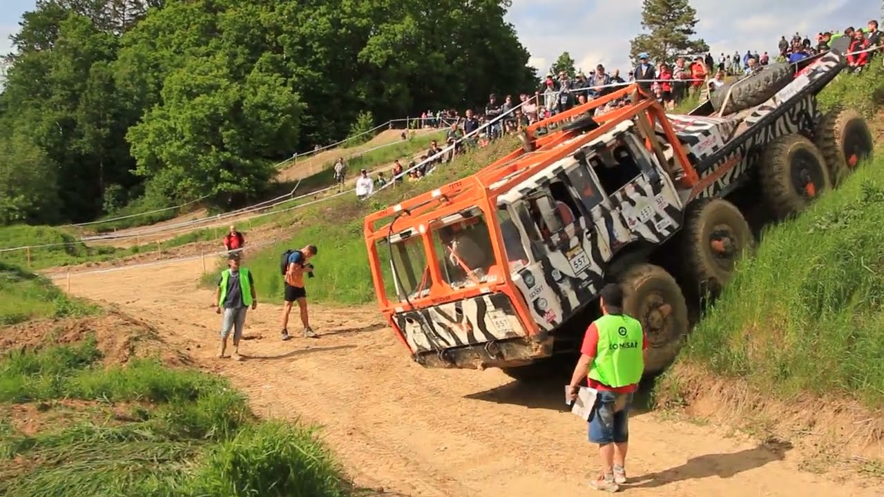 Czech Truck Trial - VCM Mohelnice 2022 - Zapadnutá osemkola Tatra 813 8x8 (Zebra Team)