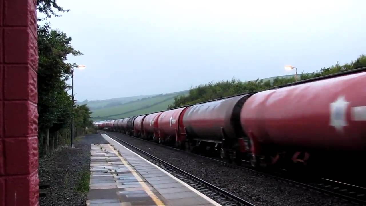 DB Class 60013 through Kidwelly 6B13 Robeston Westerleigh Murco Oil train 17/8/2010