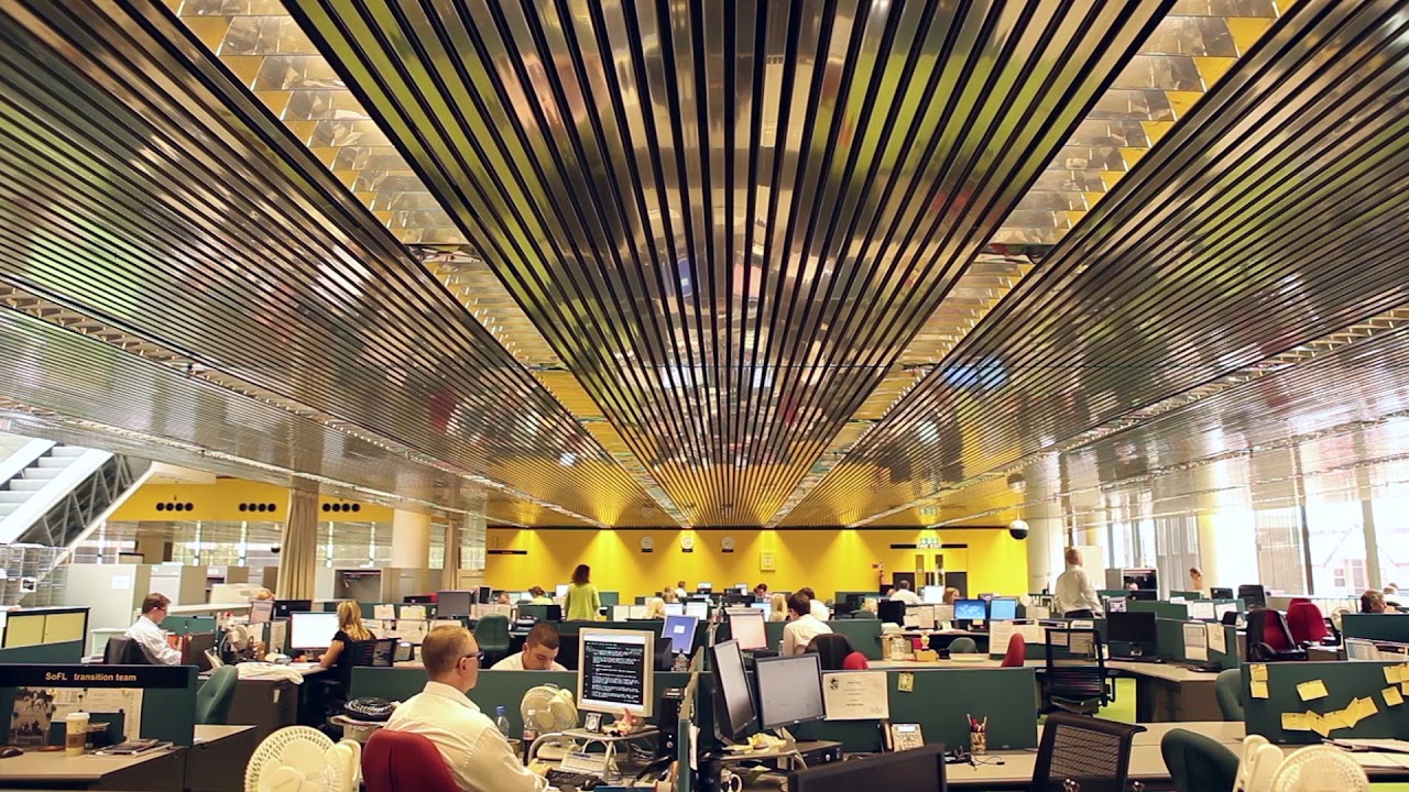 Willis Building  by Foster + Partners