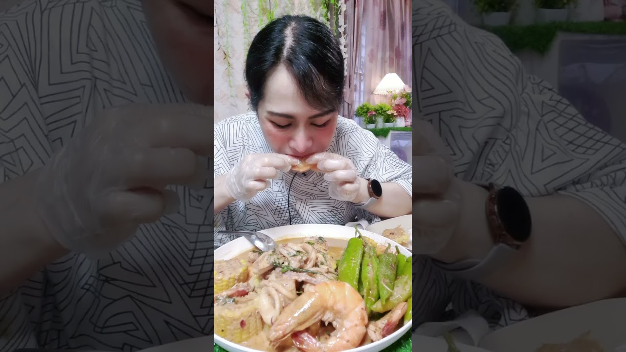 กินทะเลถังกันค่ะ
