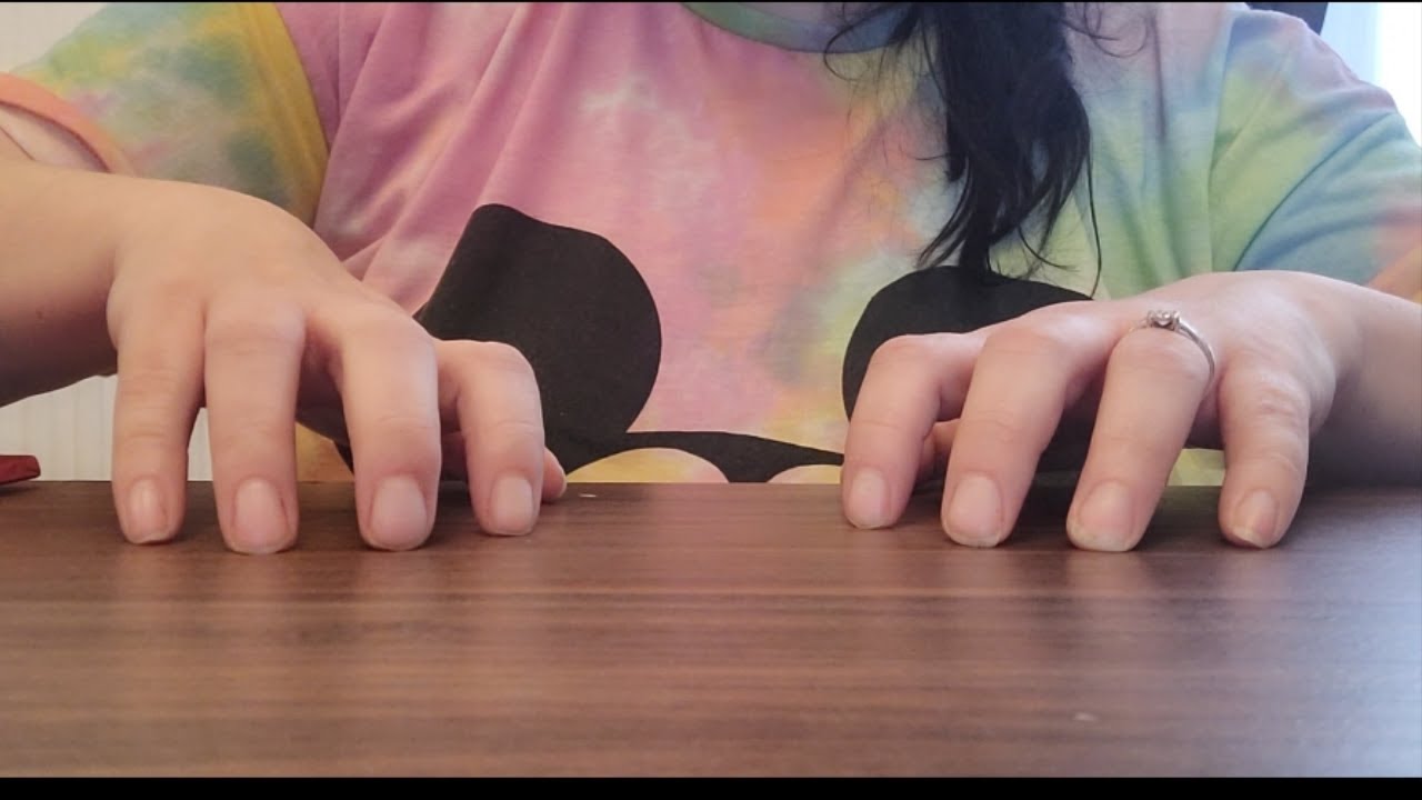 VERY FAST ASMR! Scurrying up to the camera tapping .. Please watch this video or I will UGLY CRY ;)