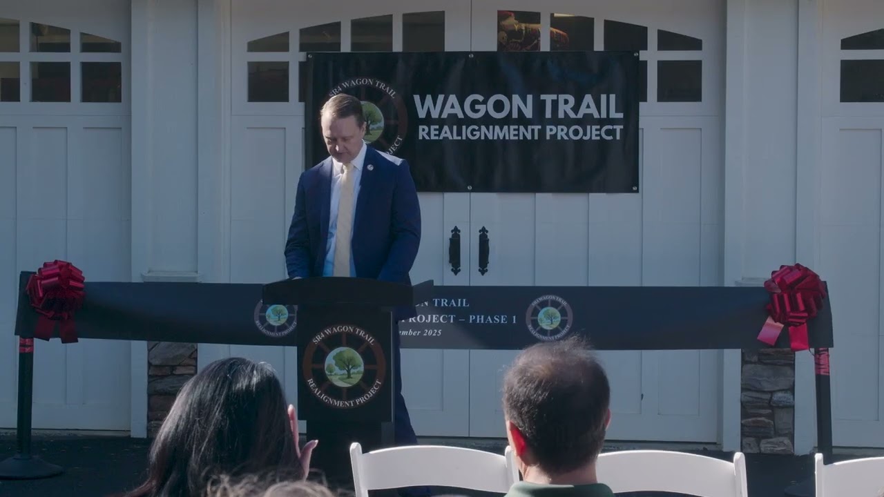 Перерезание ленточки на Wagon Trail