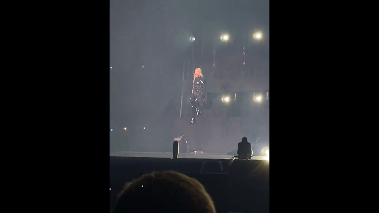 Shirin David - Intro + Babsi Bars (Live in Leipzig 2023)