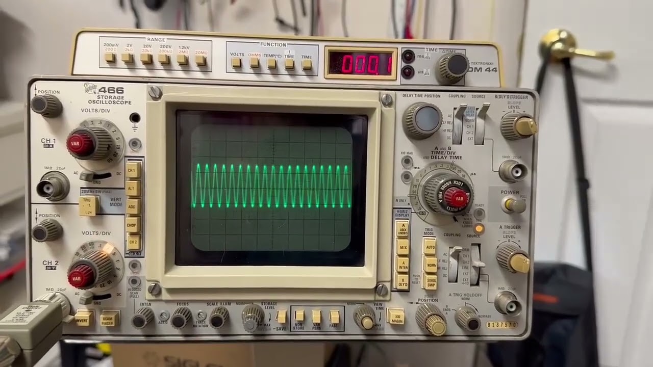 Tektronix 466 with DM44