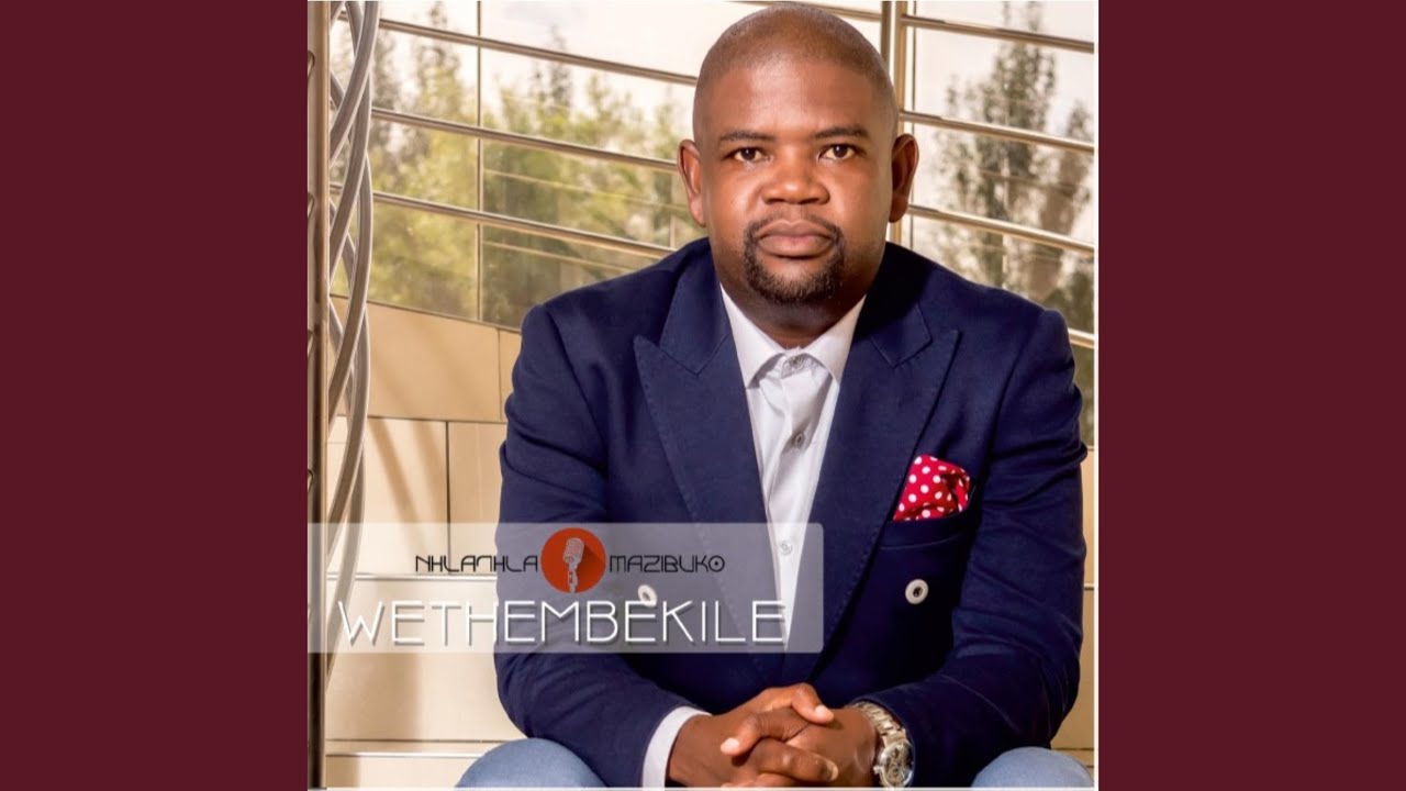 Ufanelwe Udumo (Live)
